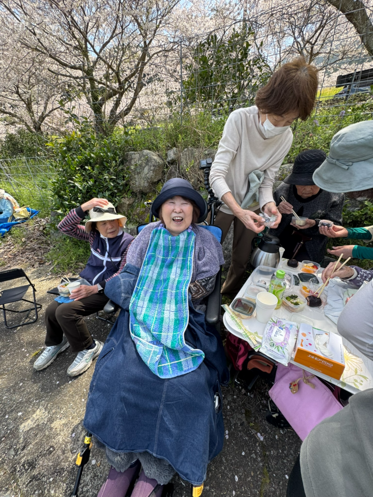 満面の笑みを浮かべる利用者様